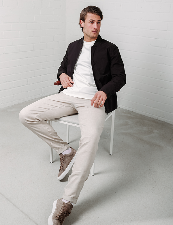 Mannelijk model met bruin haar Daan S.
