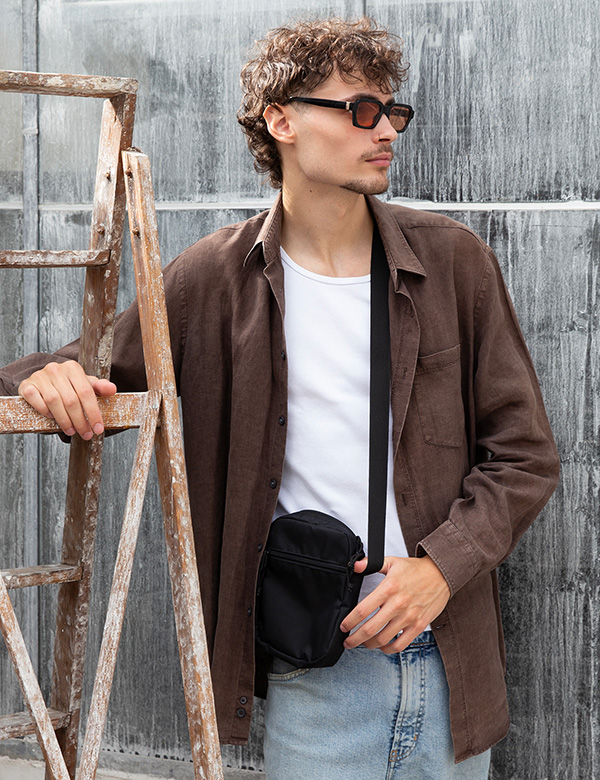 Mannelijk model met bruin haar Daan.