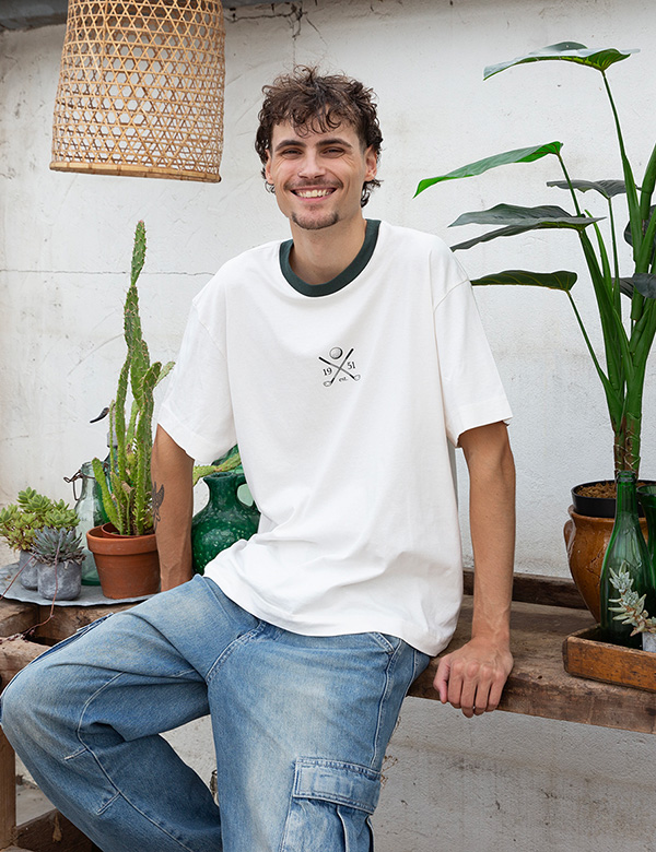Mannelijk model met bruin haar Daan.