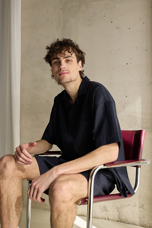 Mannelijk model krullend haar Daan
