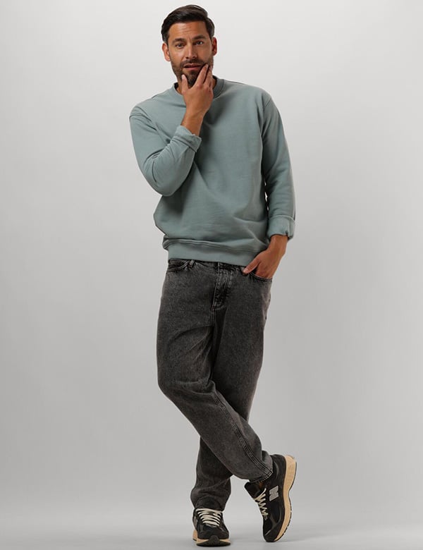 Mannelijk model met zwart haar Damian