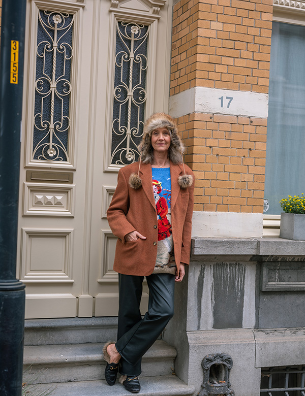 Vrouwelijk model met grijs haar Daniëlle