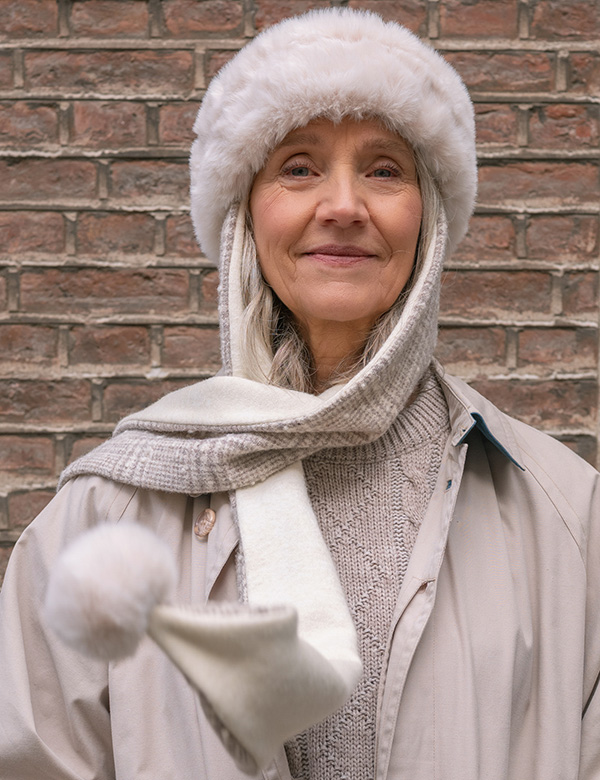 Vrouwelijk model met grijs haar Daniëlle