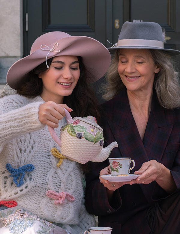 Vrouwelijk model met grijs haar Danielle