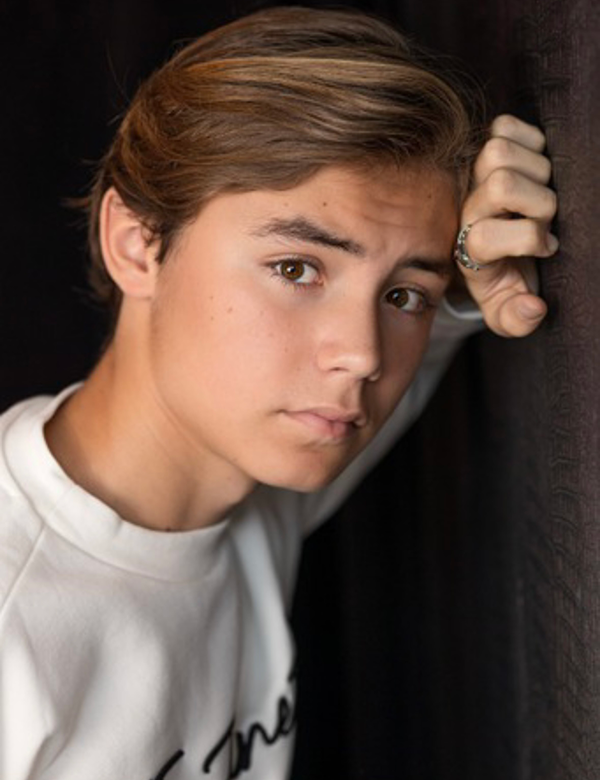 Mannelijk model met bruin haar Danny