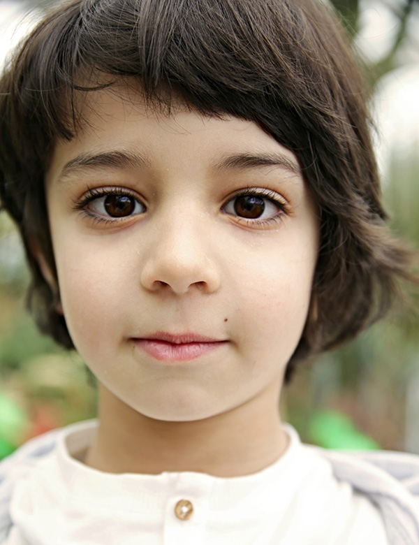 Kindermodel met bruin haar Darius