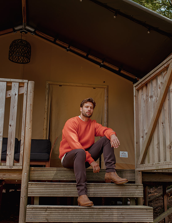 Mannelijk model met bruin haar Demian