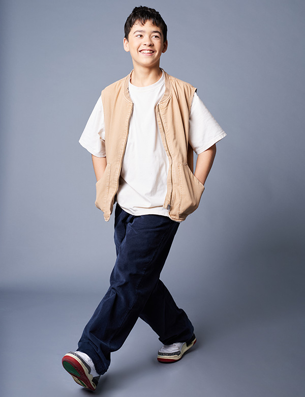 mannelijk kindermodel met donker haar Dexter