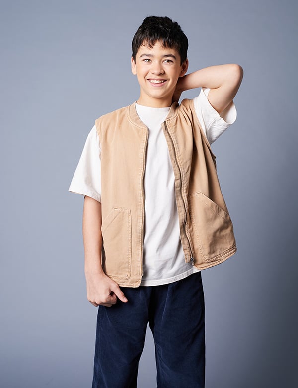 mannelijk kindermodel met donker haar Dexter