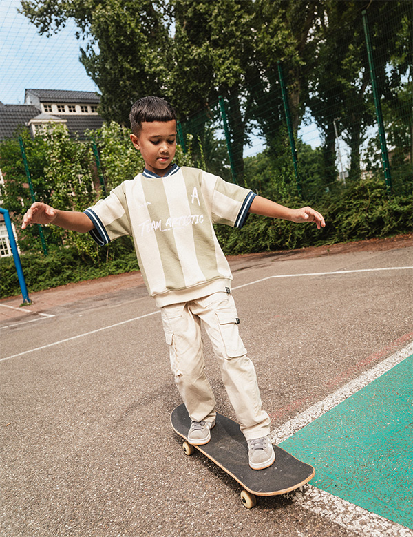 Kindermodel met donkerbruin haar Diago-Jace