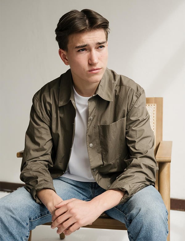 Mannelijk model met bruin haar Dirk