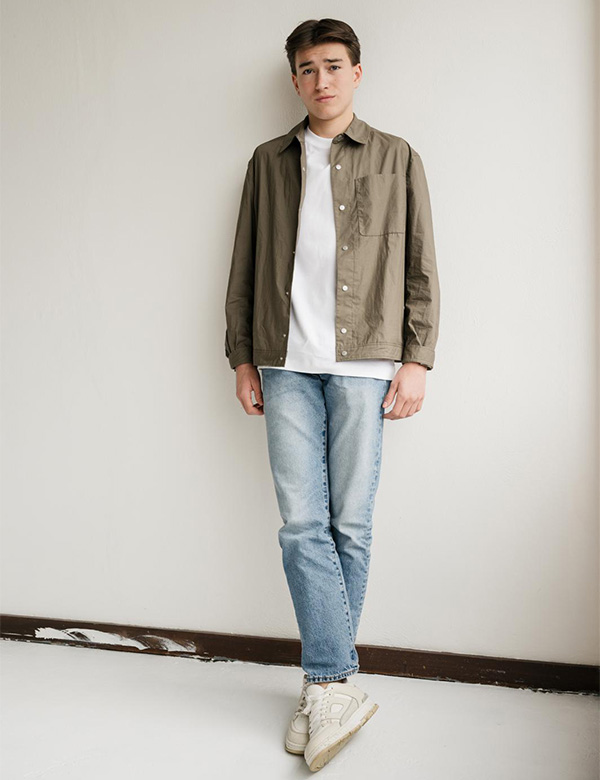 Mannelijk model met bruin haar Dirk