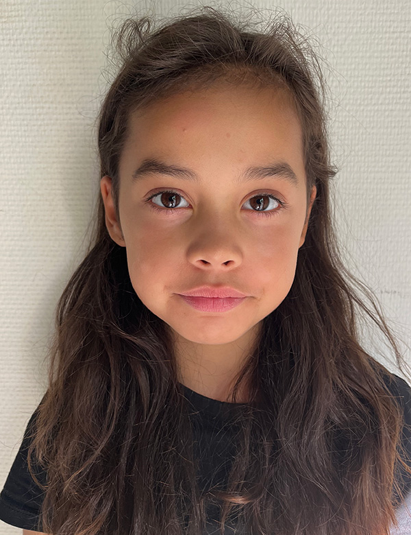 Kindermodel met bruin haar Donnah