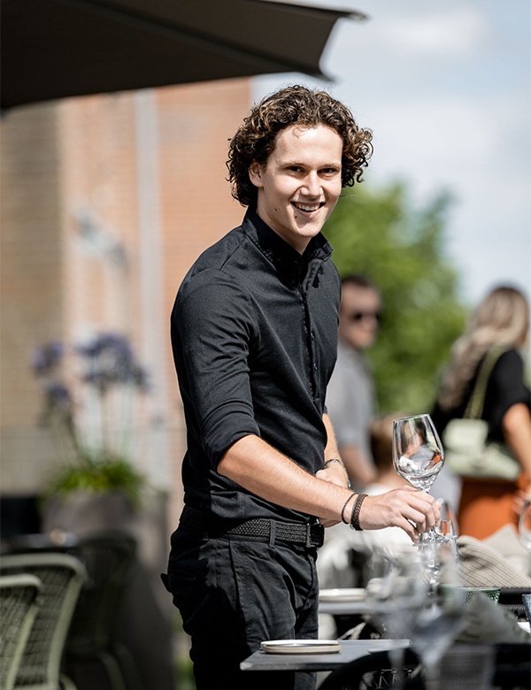 Mannelijk model krullend haar Dorus
