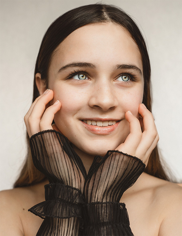 Kindermodel met bruin haar Ela