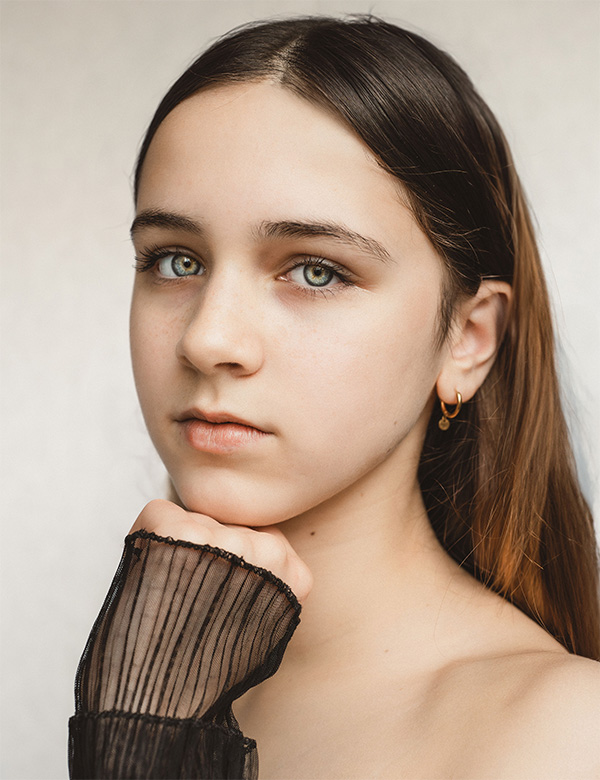 Kindermodel met bruin haar Ela