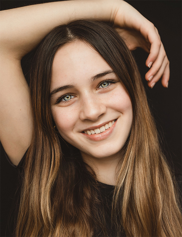 Kindermodel met bruin haar ela