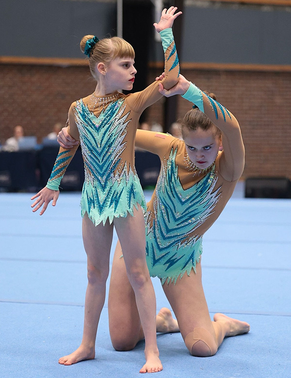 Kinderlijk model met blond haar Elena H.