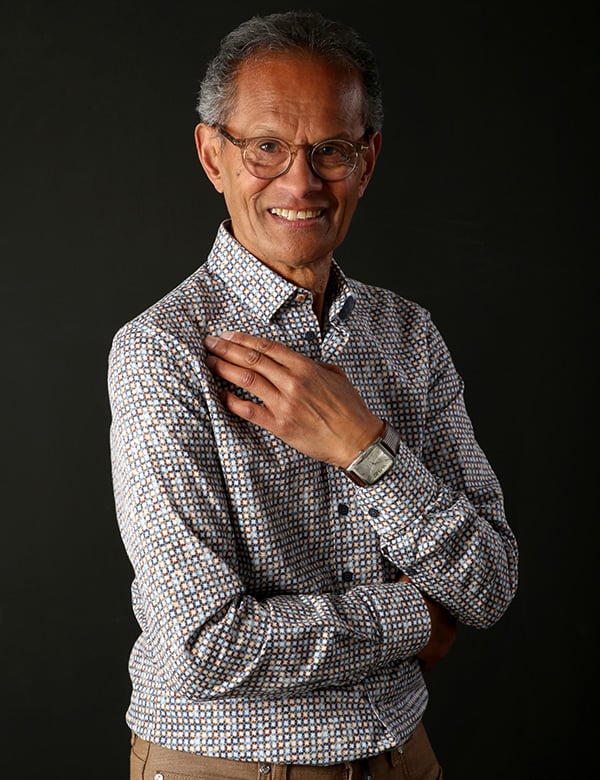 mannelijk senioren model Eli M.