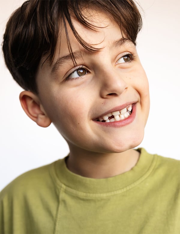 Kindermodel met bruin haar eliano
