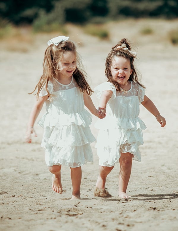 Kindermodel met blond haar Elin