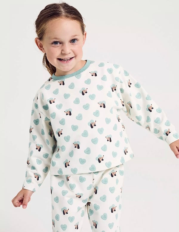Kindermodel met blond haar Elin