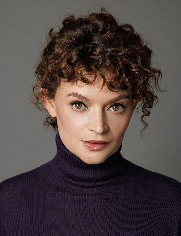 Vrouwelijk model met bruin haar Eline Ha.