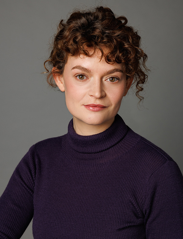 Vrouwelijk model met bruin haar Eline Ha.