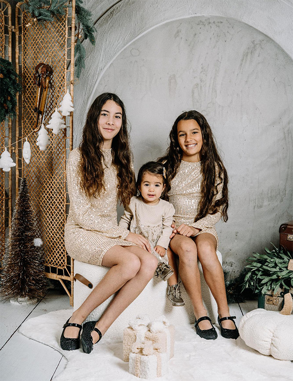 Kinderlijk model met bruin haar Elisa N.