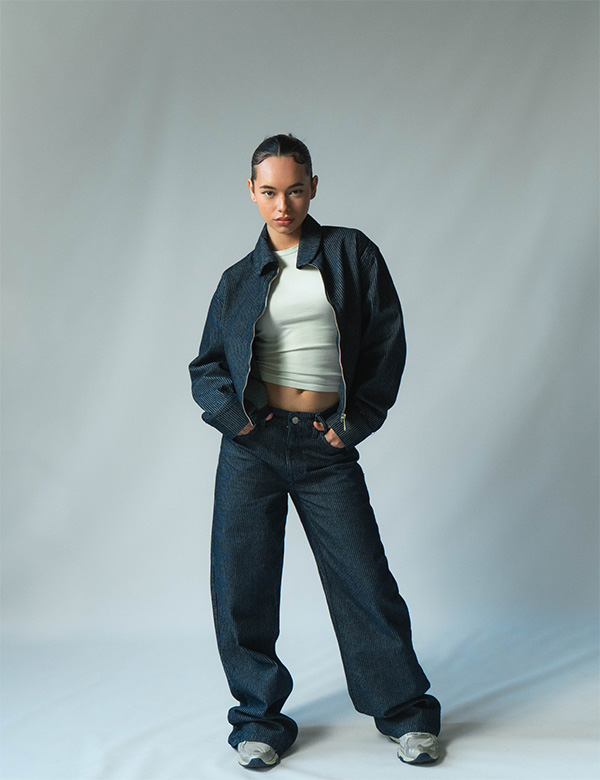 Vrouwelijk model met bruin haar Elisa S.