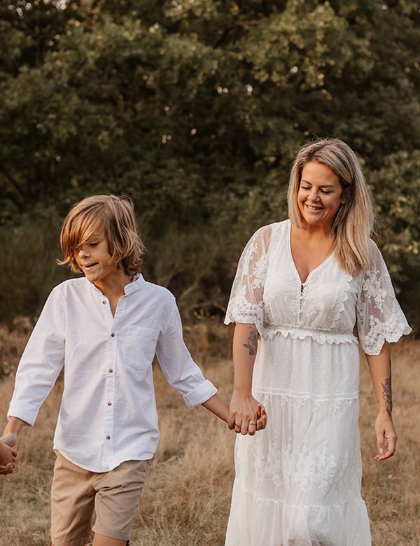 Vrouwelijk model blond haar Els