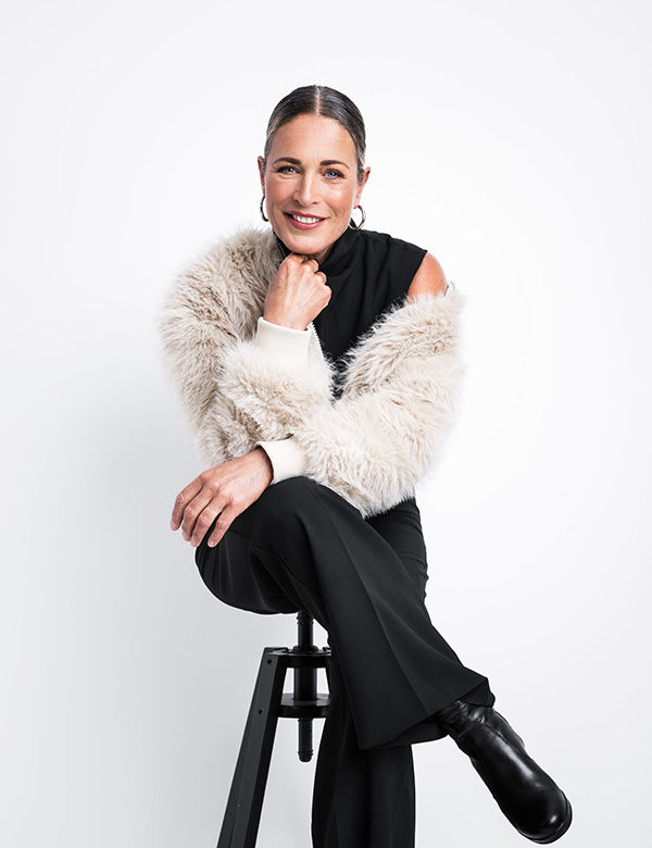 vrouwelijk model met blonde krullen Els Z.