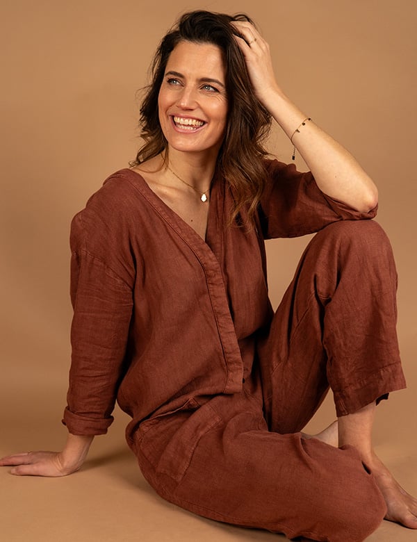 Vrouwelijk model met bruin haar Elsemiek.