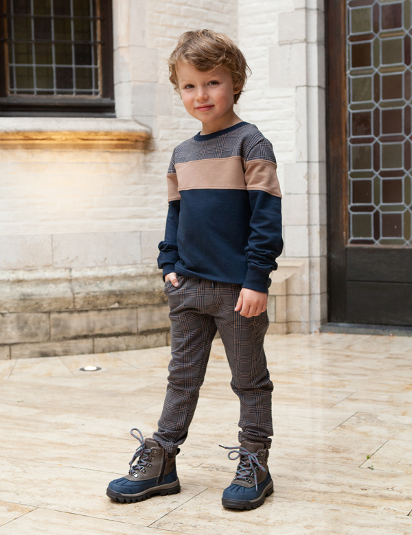 Kindermodel met blond haar Emiel