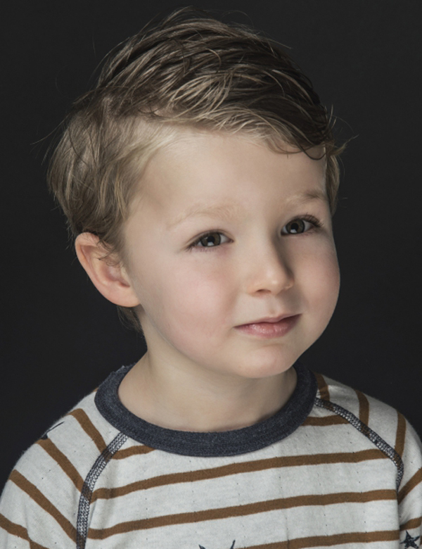Kindermodel met blond haar Emiel