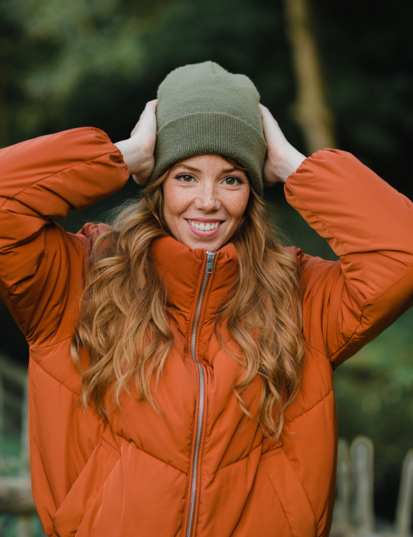 Vrouwelijk model met rood haar Emily