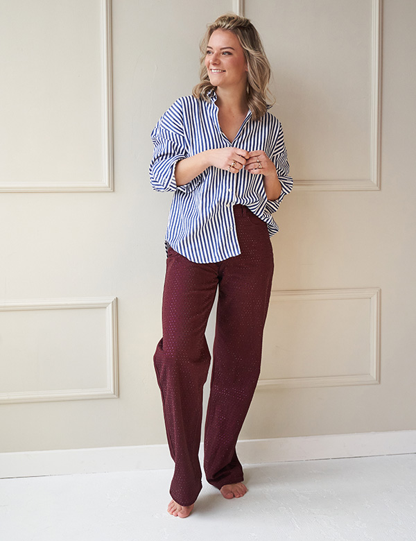 Vrouwelijk model met blond haar Emma B.