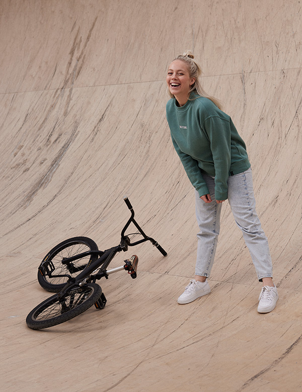 Vrouwelijk model met blond haar Emma