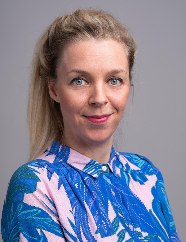 Vrouwelijk model met blond haar Erika H.