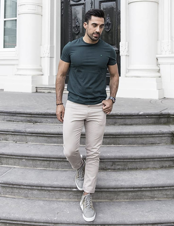 Mannelijk model met zwart haar en zwarte ogen Ersin.