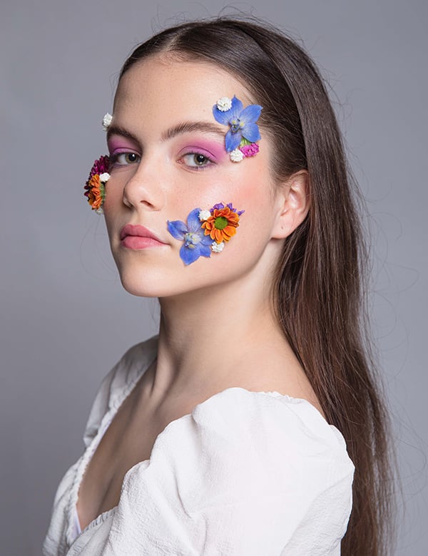 Vrouwelijk model met bruin haar Esmay P.