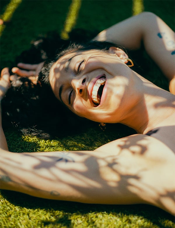 Vrouwelijk model en danser Esra