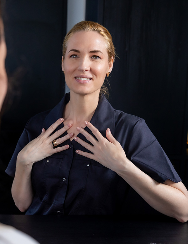 Vrouwelijk model met blond haar