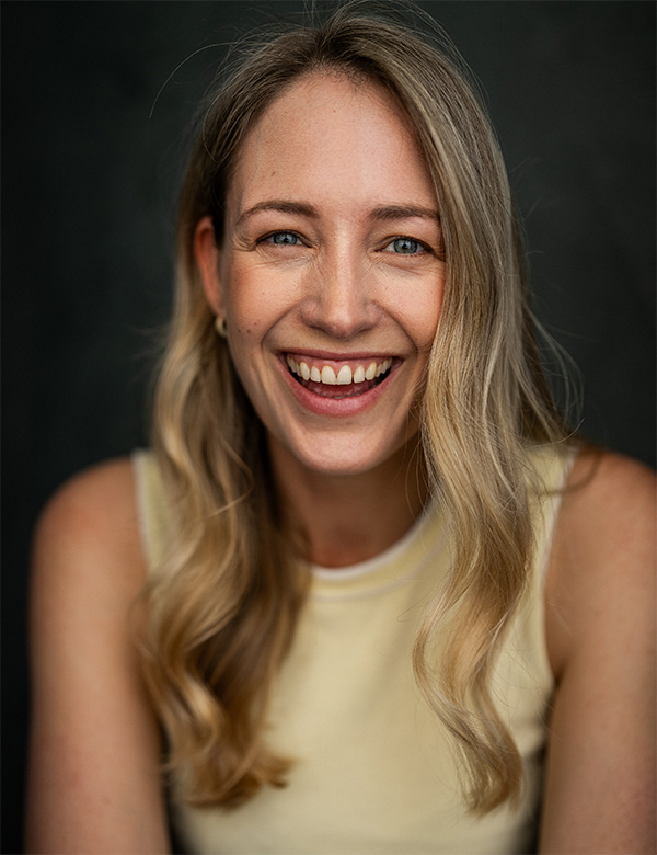 Vrouwelijk model met blond haar Esther W.