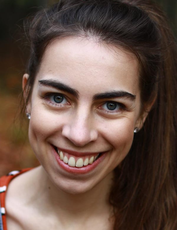 Model Vrouwelijk model met bruin haar eva