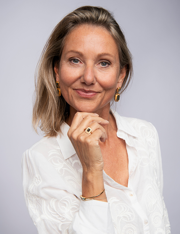 Vrouwelijk model me blond haar Fabienne S.