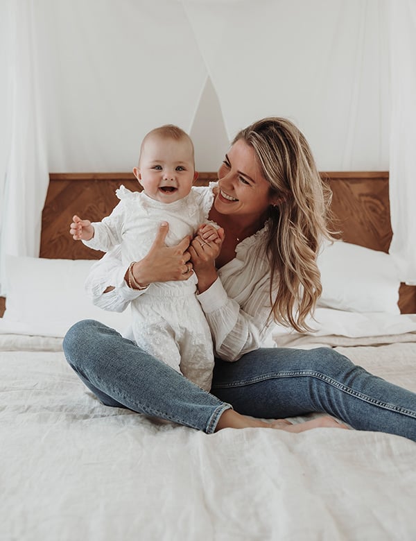Vrouwelijk model met lang blond haar Fauve G.