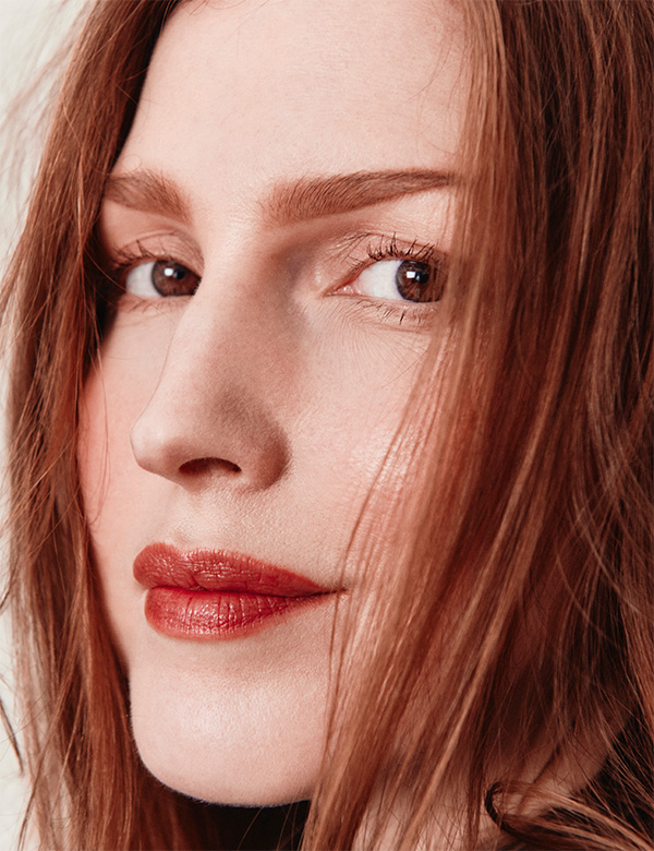 Vrouwelijk model met rossig haar Fenneke