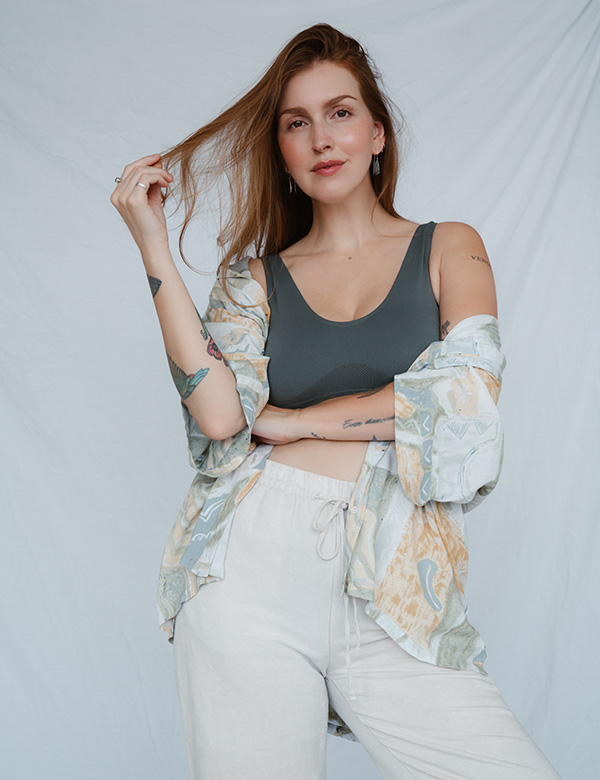 Vrouwelijk model met lang rossig haar Fenneke P.