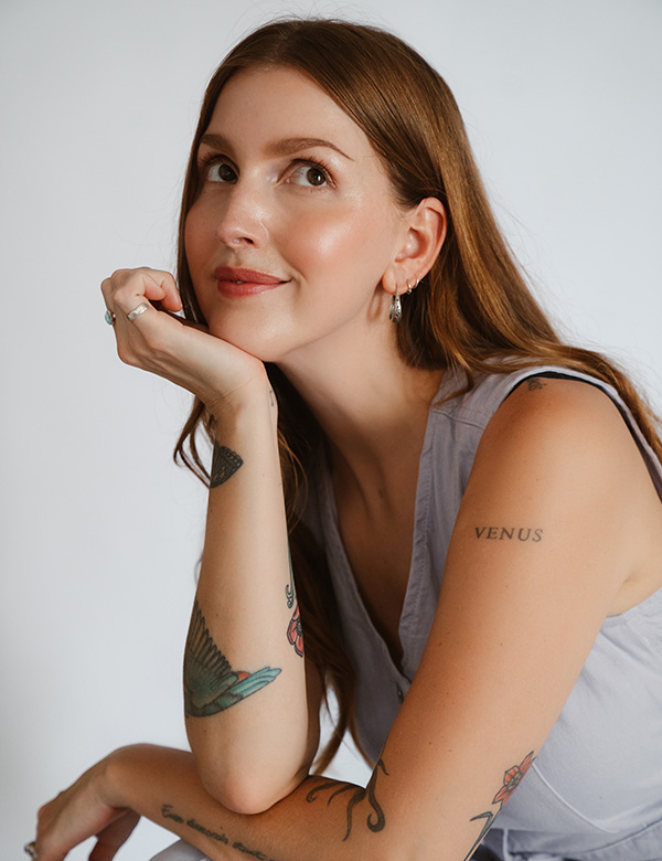 Vrouwelijk model met lang rossig haar Fenneke P.